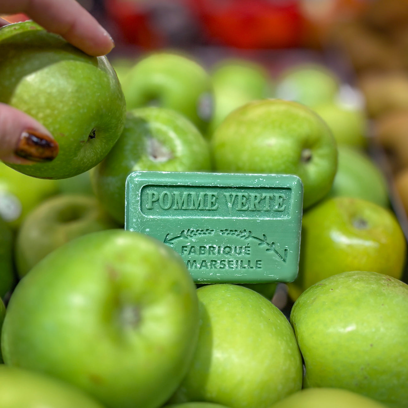 French Marseille Soap Pomme Verte (Green Apple) 125g lifestyle image