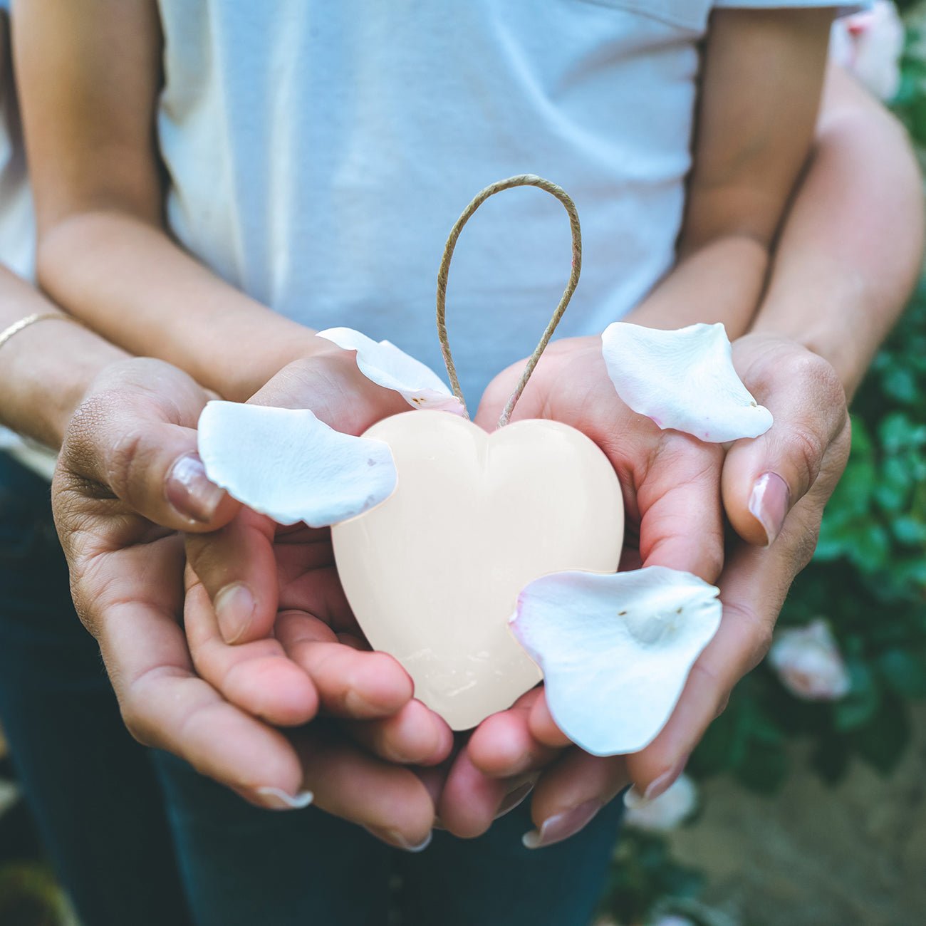Marseille Soap Heart on Cord White Maman 95g - FouFour - Savon de Marseille - Soap Bar - Eco Natural Products