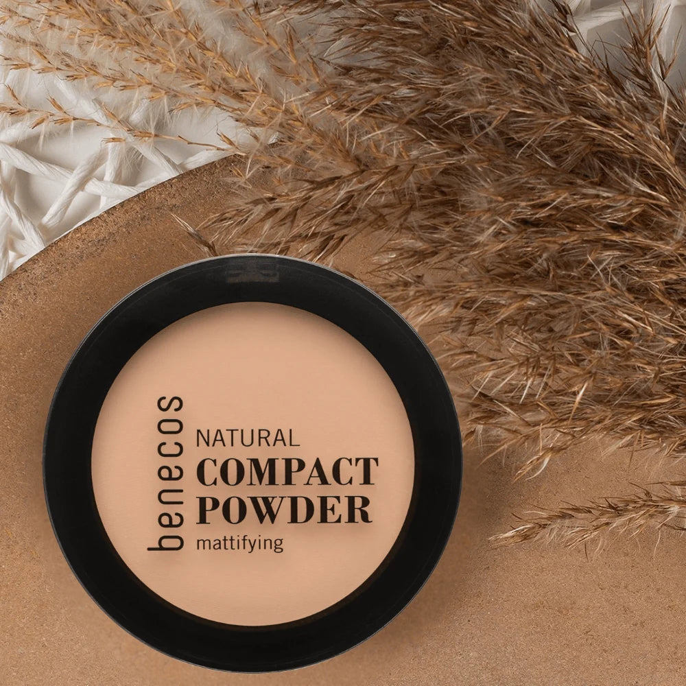 Benecos Compact Powder Porcelain 9g lifestyle image 