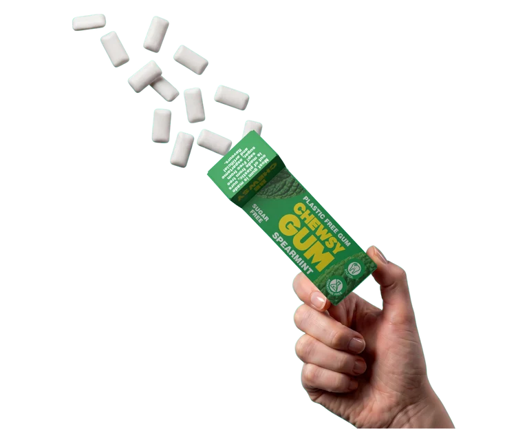 Chewsy Spearmint Plant-based Plastic-free Gum 15g lifestyle image 2