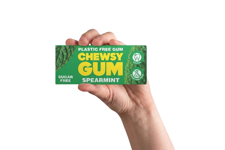 Chewsy Spearmint Plant-based Plastic-free Gum 15g lifestyle image 3