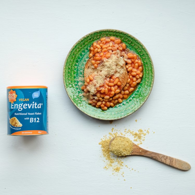 Yeast Flakes with Vitamin B12 Engevita 100g Damaged packaging