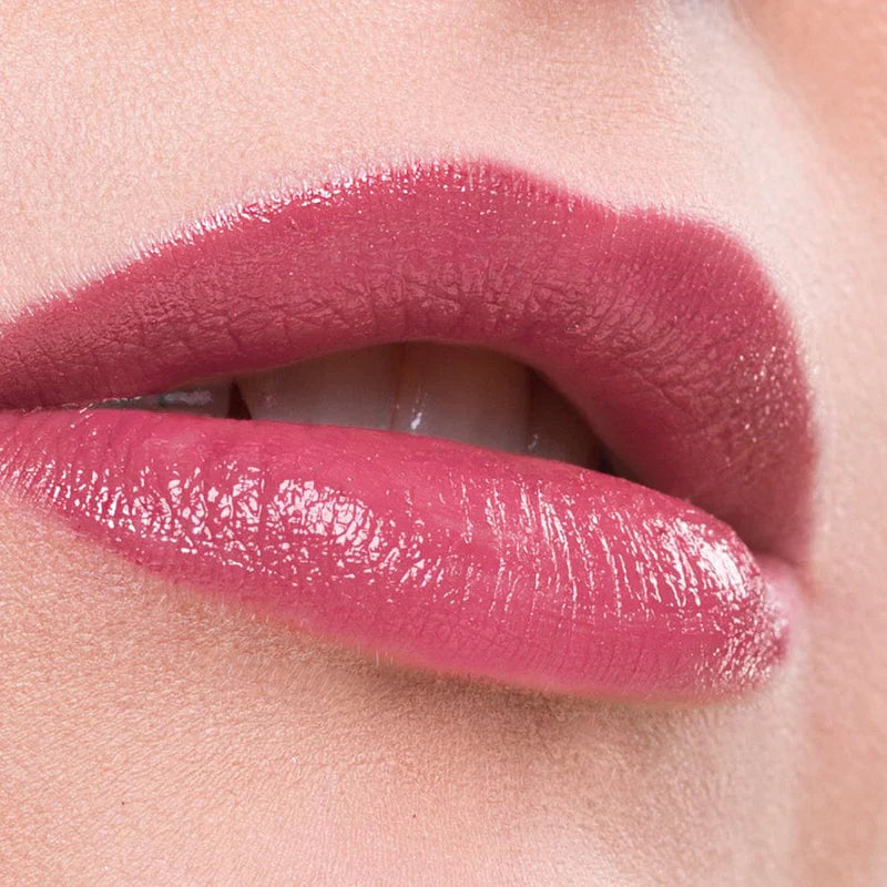 Benecos Natural Lipstick Watermelon 4.5g applied on lips