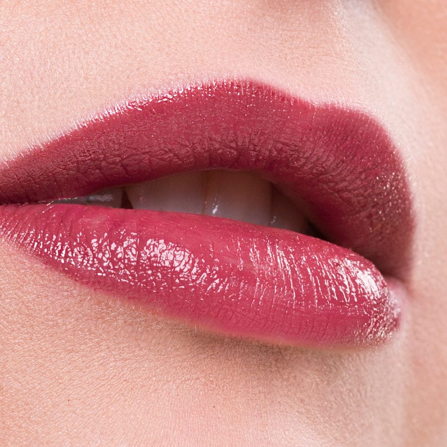 Benecos Natural Lipstick WOW! 4.5g applied on lips