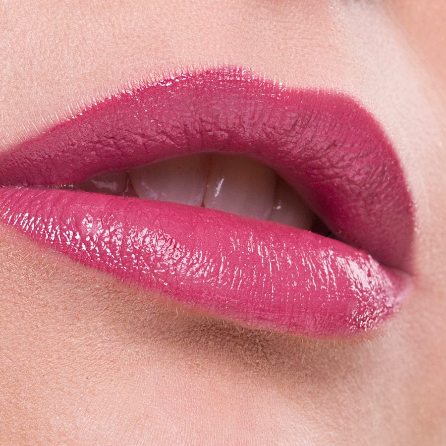 Benecos Natural Lipstick Pink Rose 4.5g applied on lips