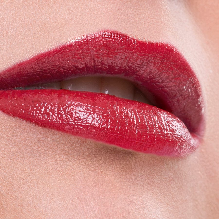 Benecos Natural Lipstick Catwalk 4.5g applied on lips