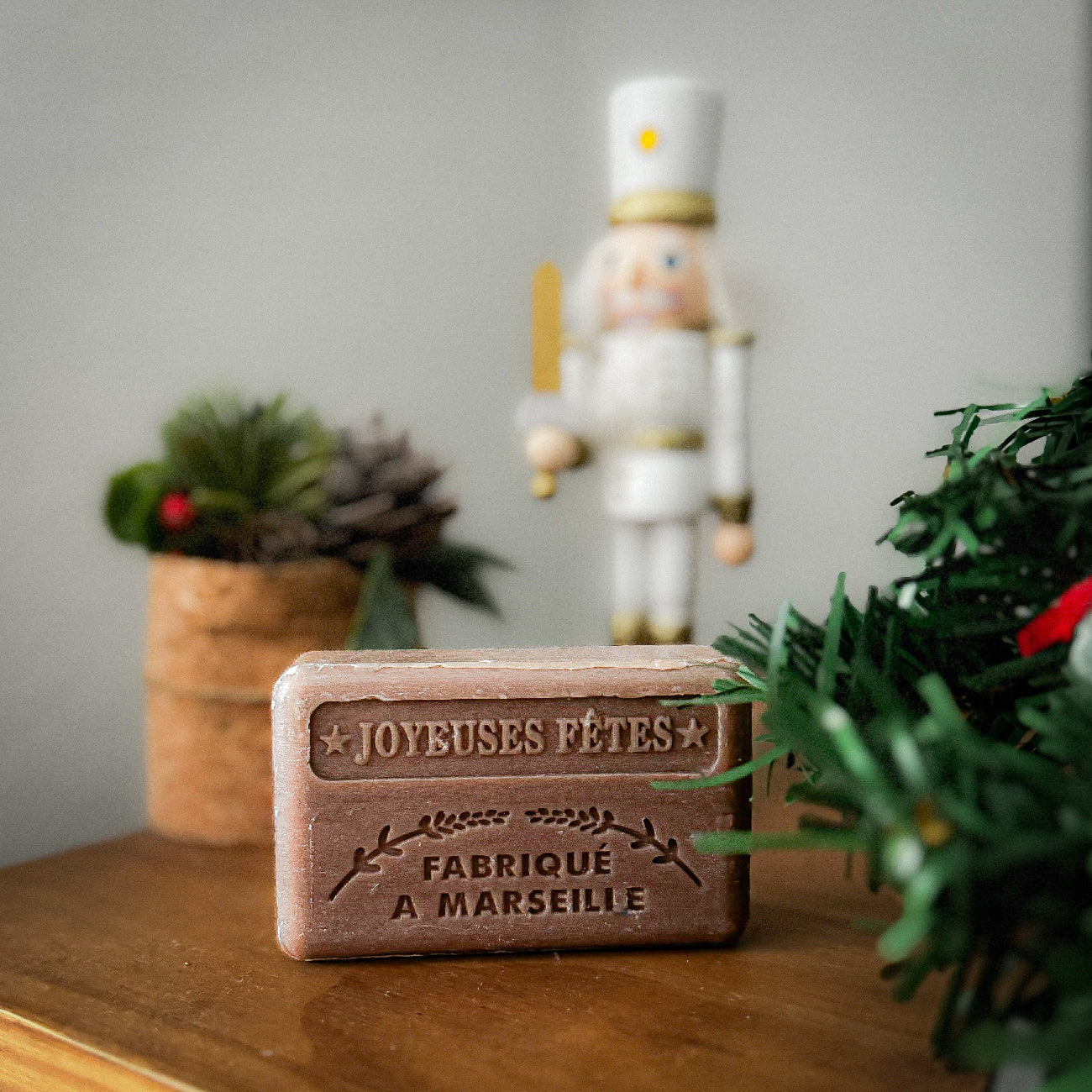French Marseille Soap Christmas Gold Marron Glace (Glazed Chestnuts) 125g lifestyle image