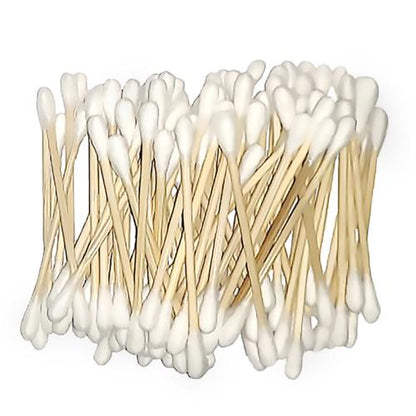 Close-up of biodegradable bamboo cotton buds – soft cotton tips with smooth bamboo sticks, plastic-free and compostable.