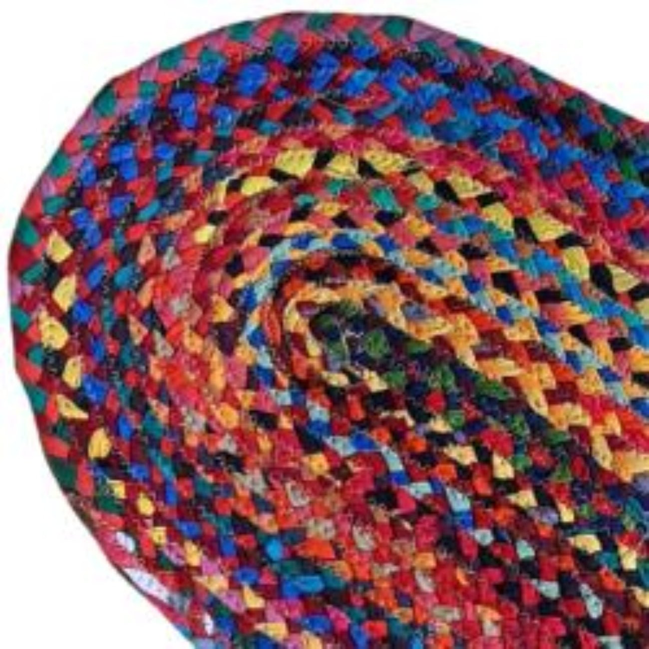 Unique cotton and jute doormat in heart shape – upcycled materials and ethical craftsmanship from India.