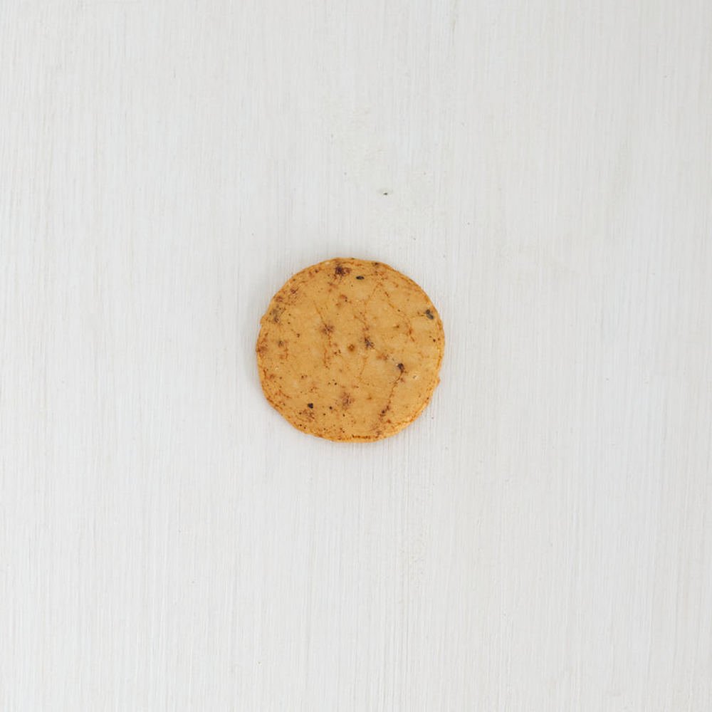 Japanese Brown Rice Crackers Black Pepper & Tamari 40g - Clearspring - Brown Rice Crackers - Eco Natural Products