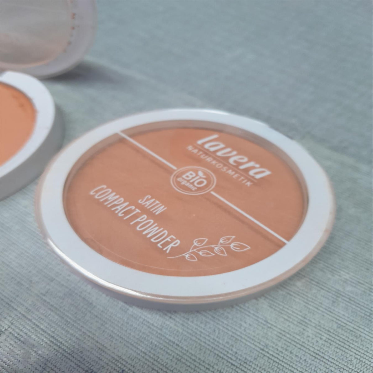Organic Tanned 03 Satin Compact Powder 9.5g Slightly Damaged - Lavera - Lavera