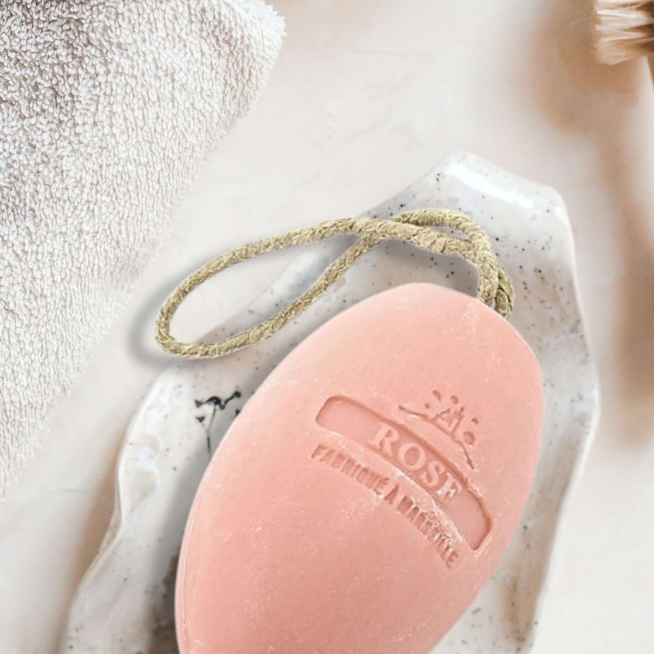 Oval Soap With Cord Rose 240g - FouFour - Savon de Marseille - Bar Soap - Eco Natural Products