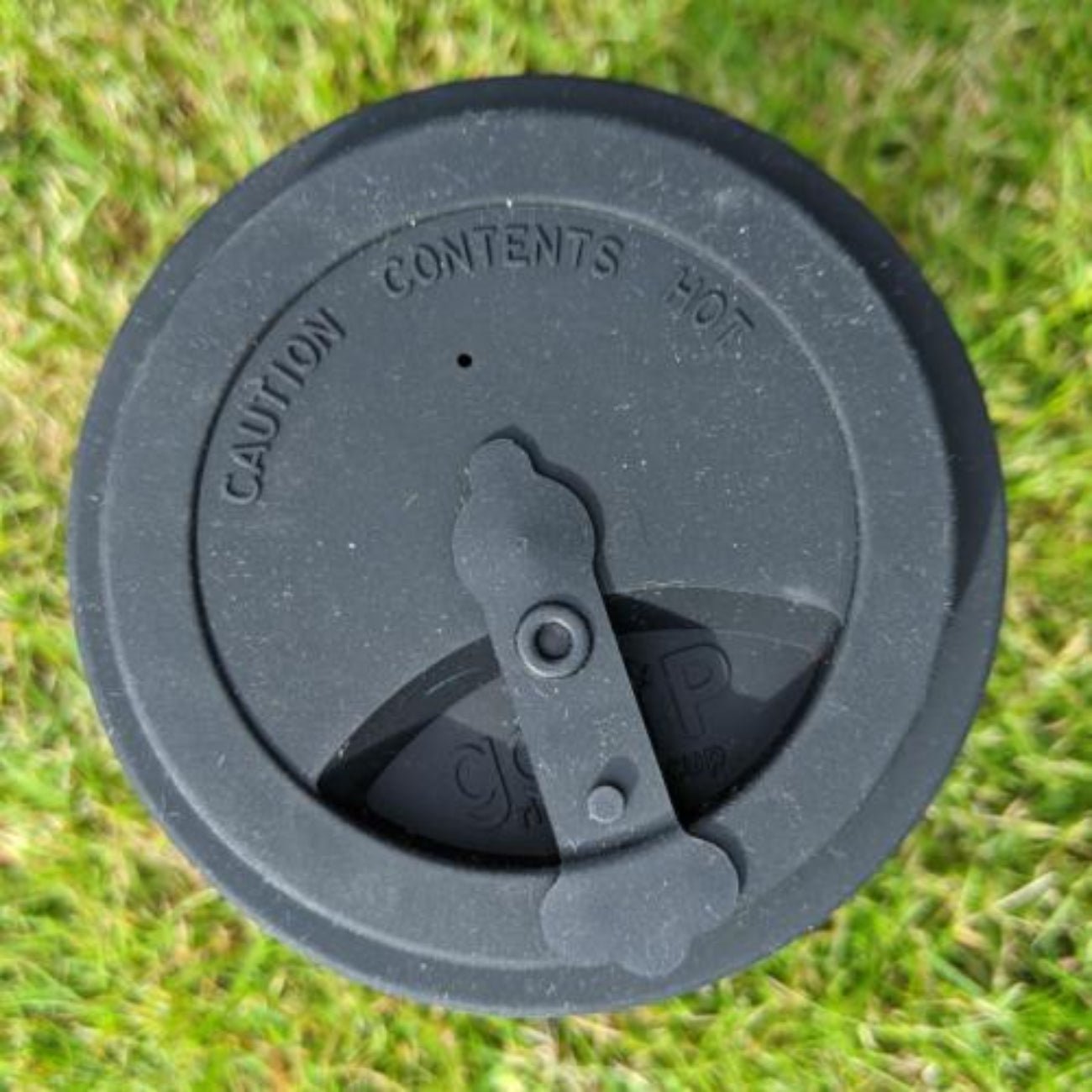 Charcoal rice husk travel mug – 400ml, biodegradable and microwave safe with eco gift box included.