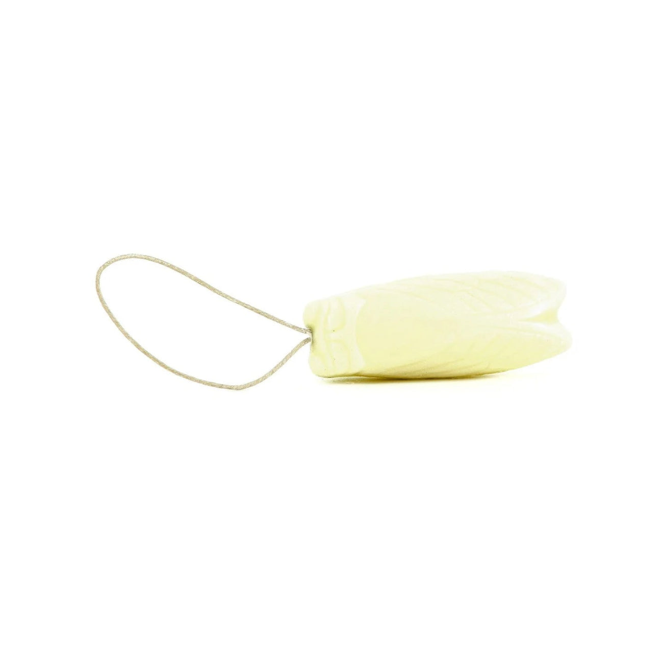 Savons.com / FouFour Entreprise Cigale on a Cord Chevrefeuille 125g front image different angle