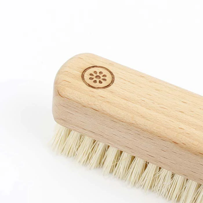 Wooden Nailbrush Plant Based Bristles — plastic-free, Tampico bristles, 7.5cm 