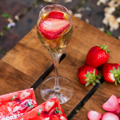 Strawberry Snacks Freeze Dried 10g - New Forest Fruit Snacks - Dried Fruits - Eco Natural Products